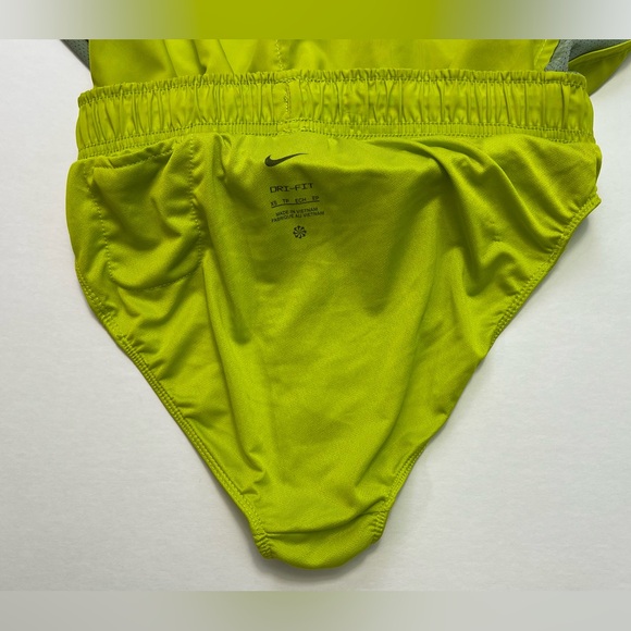 Nike Women's Dri-fit Tempo Track 3.5 Shorts in Bright Cactus Size: XS - NWT - Picture 11 of 11